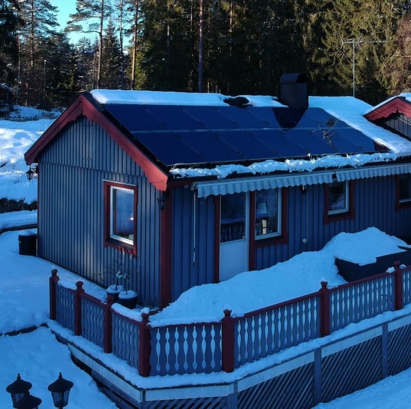Ar užtenka žiemą Lietuvoje saulės elektrinės?