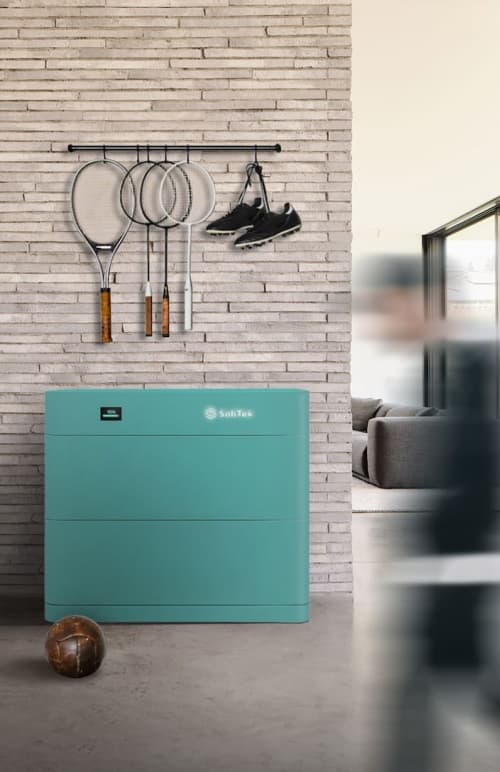 Hibridinė saulės elektrinė su baterija