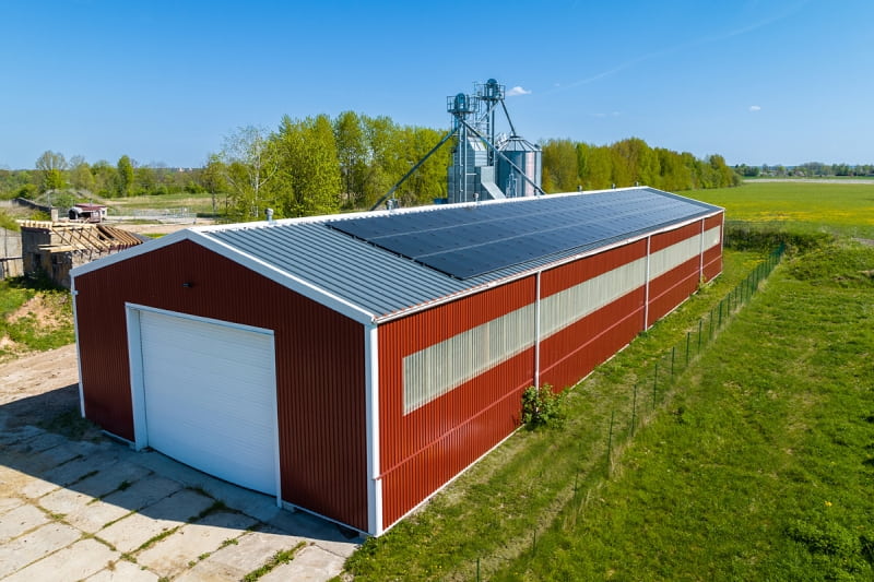 SoliTek ūkininkams siūlo trečdaliu pigesnį saulės elektrinės įrengimą