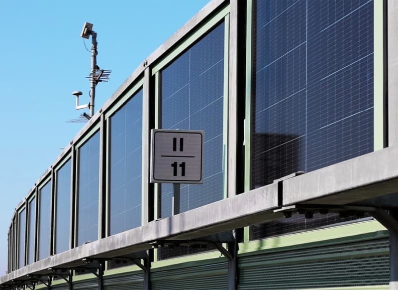 Sound barrier with integrated solar panels in Italy